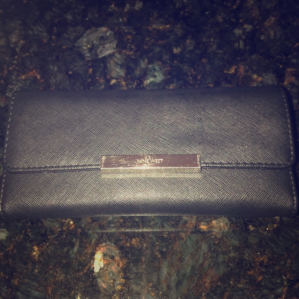 Nine West wallet